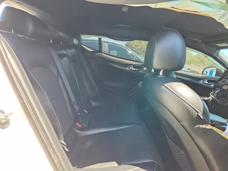 2018 KIA STINGER GT1 10