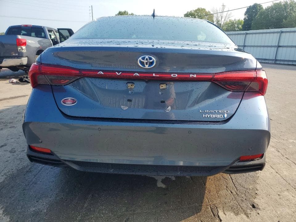 2020 TOYOTA AVALON LIMITED 6