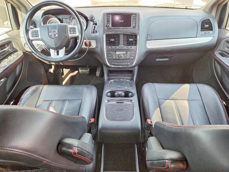 2017 DODGE GRAND CARAVAN GT 8