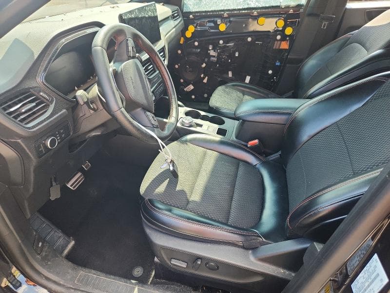 2024 FORD ESCAPE ST LINE 7