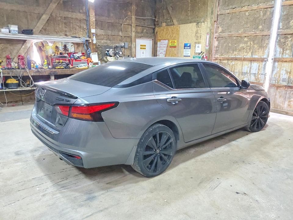 2022 NISSAN ALTIMA SR 3