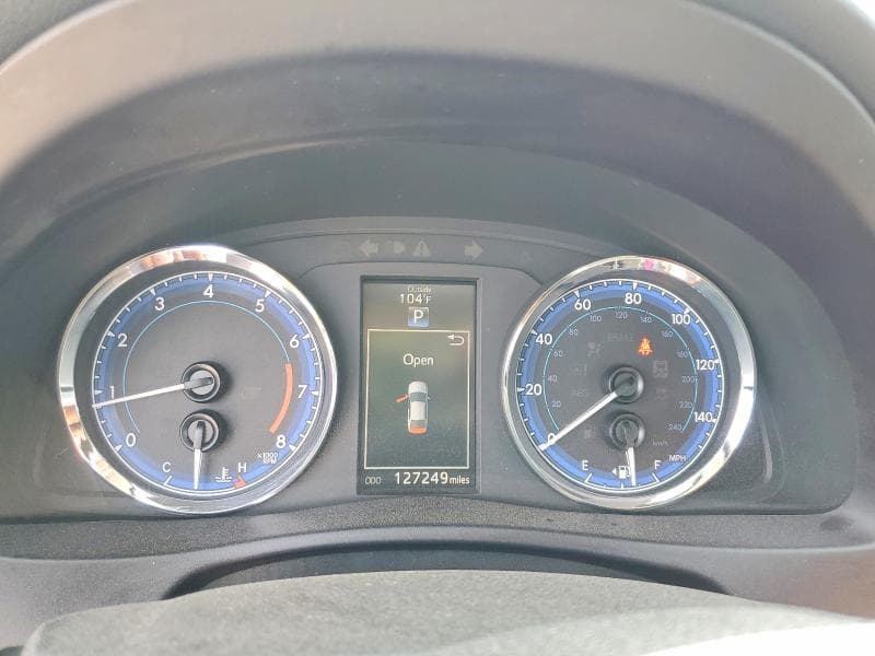 2017 TOYOTA COROLLA SE 9