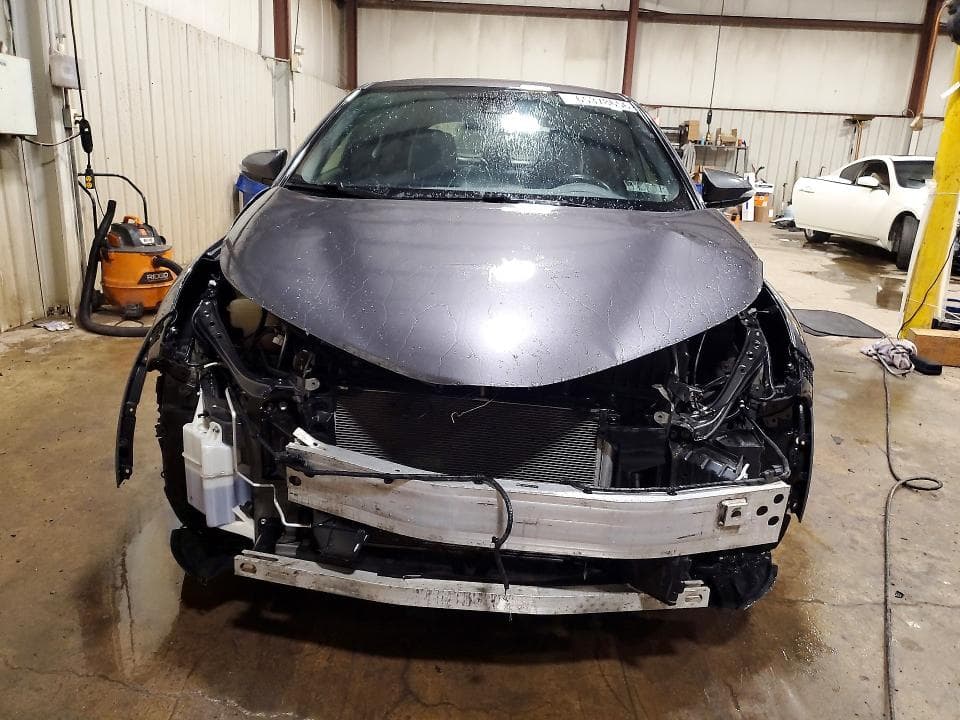 2019 TOYOTA C-HR XLE 5