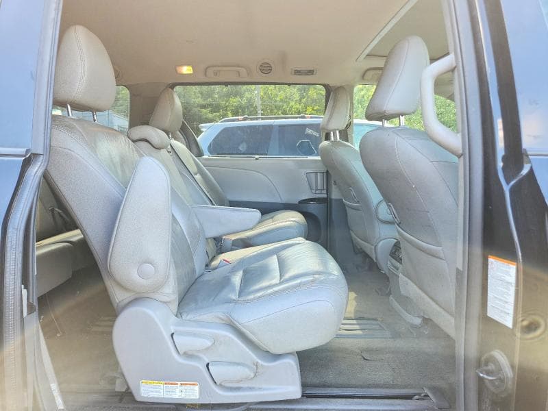 2018 TOYOTA SIENNA XLE 8-PASSENGER 11