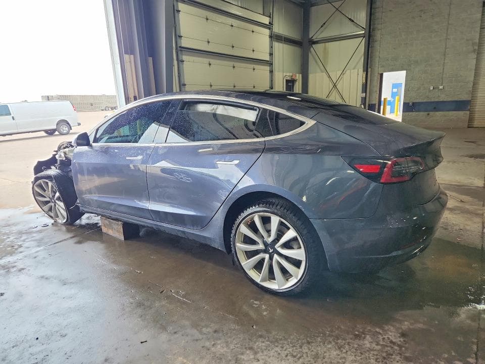 2018 TESLA MODEL 3 2