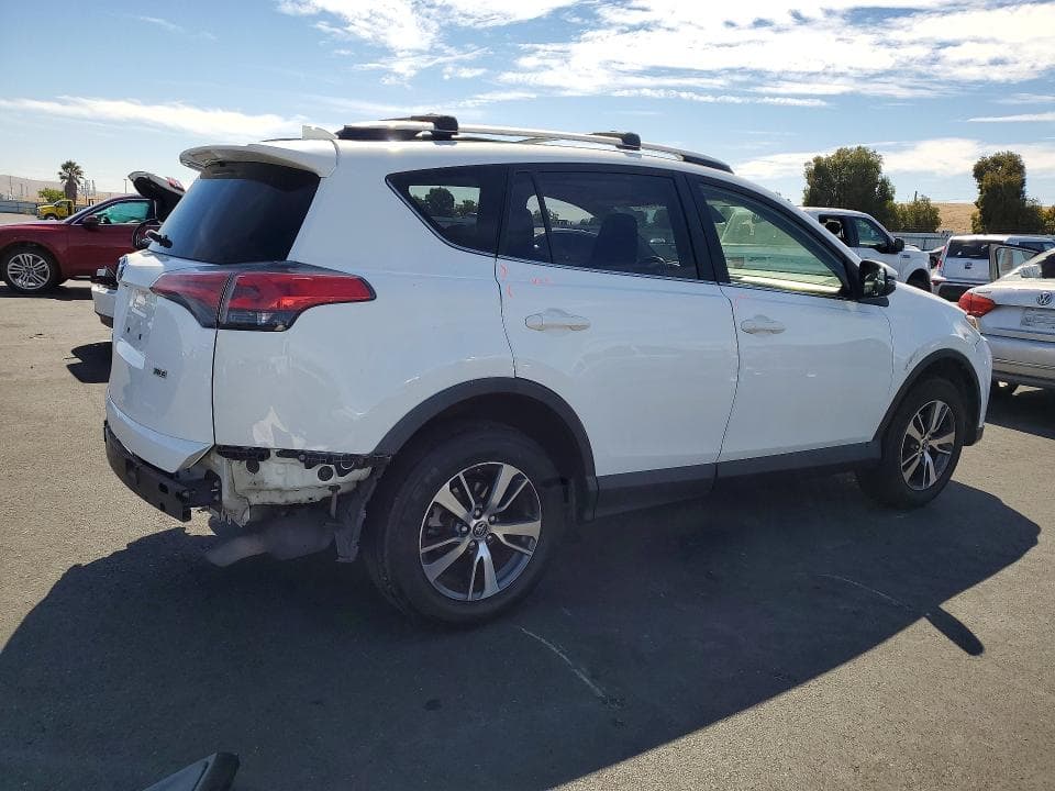 2017 TOYOTA RAV4 XLE 3