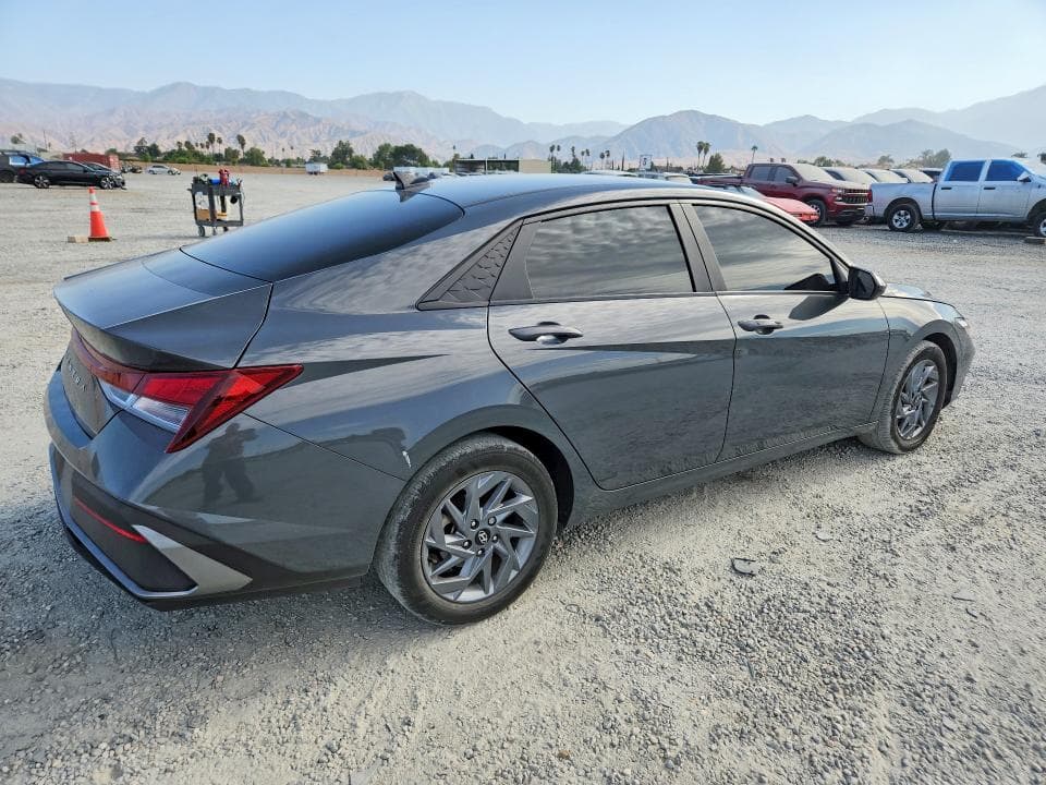 2024 HYUNDAI ELANTRA SEL 3