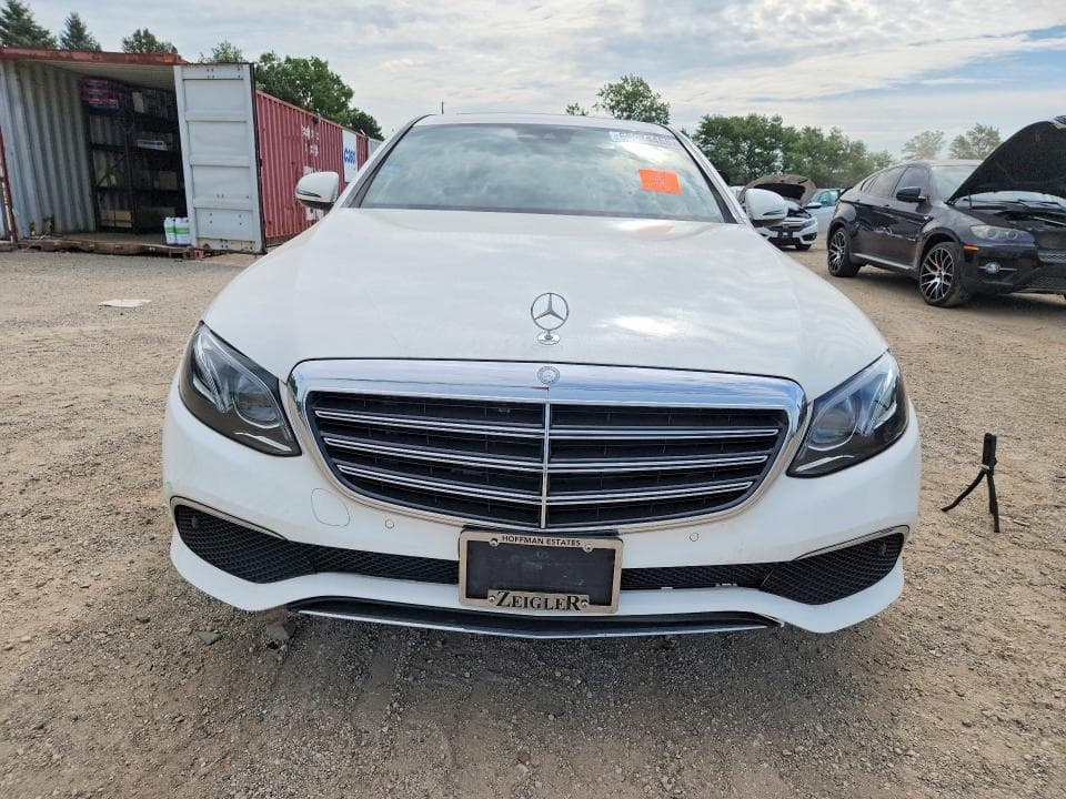 2017 MERCEDES-BENZ E 300 4MATIC 5