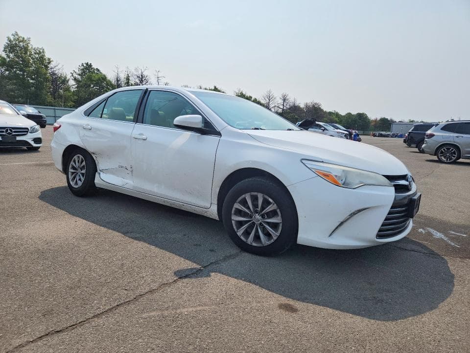 2017 TOYOTA CAMRY LE 4