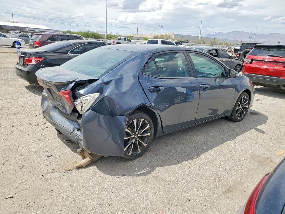 2017 TOYOTA COROLLA SE 3