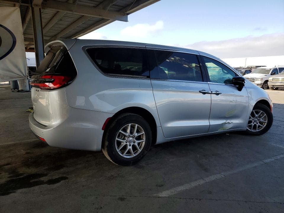 2024 CHRYSLER PACIFICA TOURING L 3