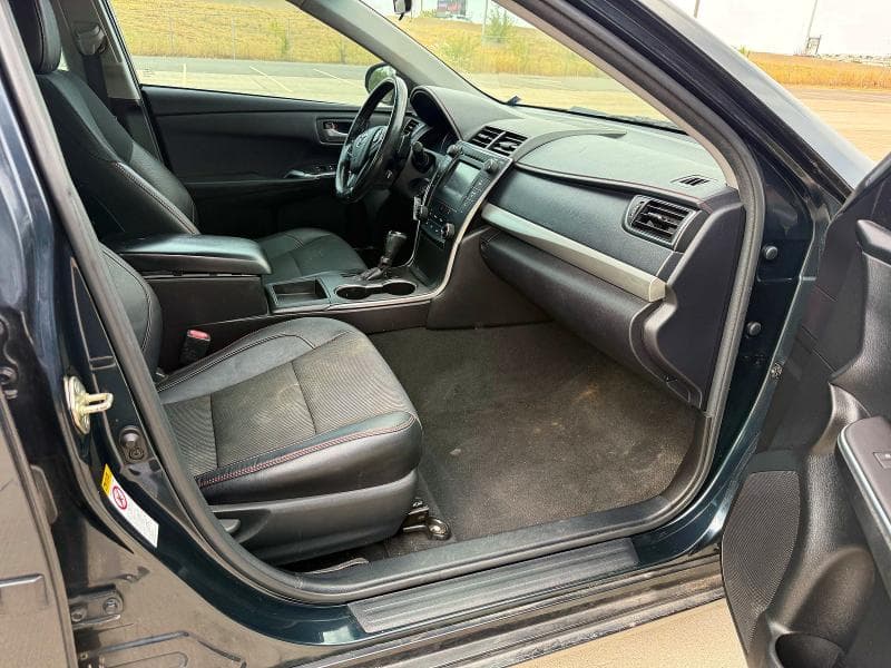 2017 TOYOTA CAMRY LE 5