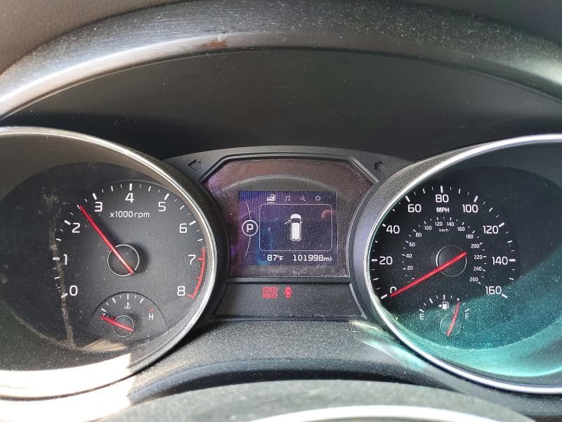 2017 KIA SEDONA LX 9