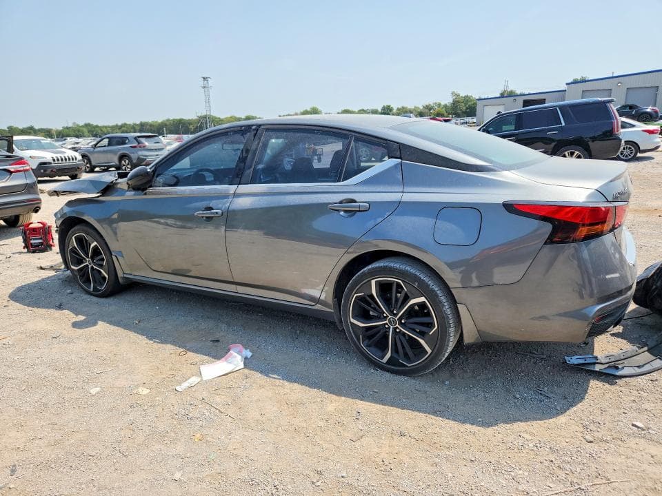 2023 NISSAN ALTIMA SR 2
