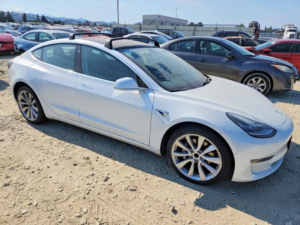 2018 TESLA MODEL 3 4