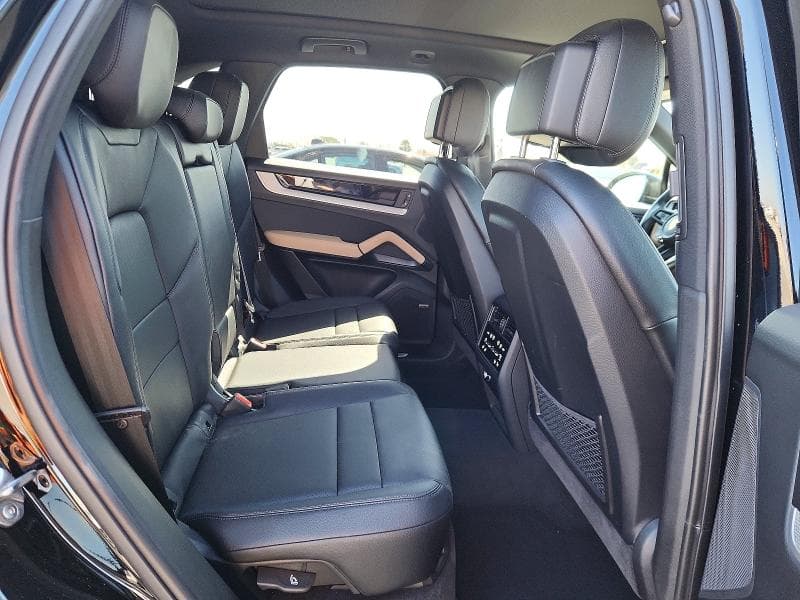 2024 PORSCHE CAYENNE 10