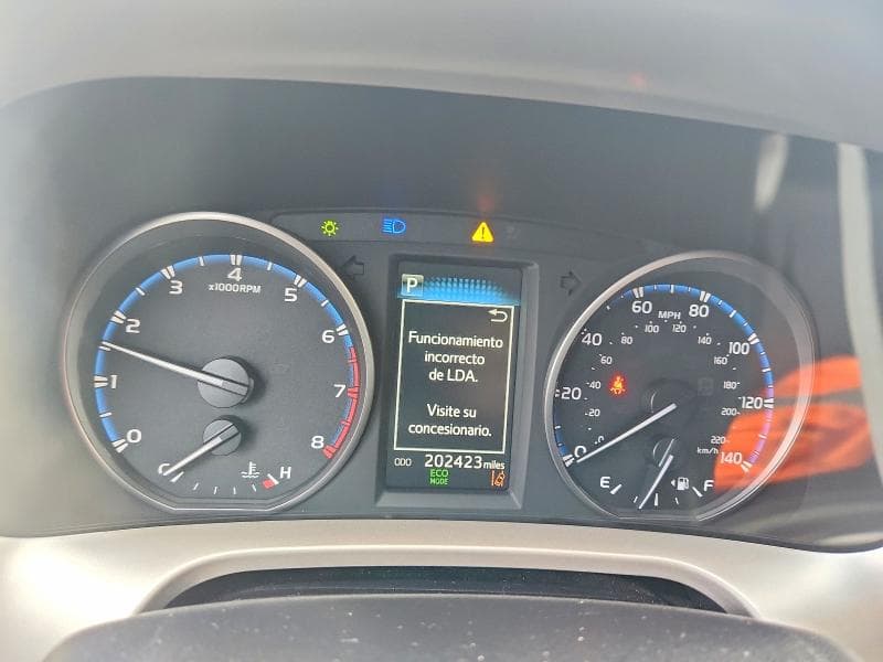 2017 TOYOTA RAV4 XLE 9