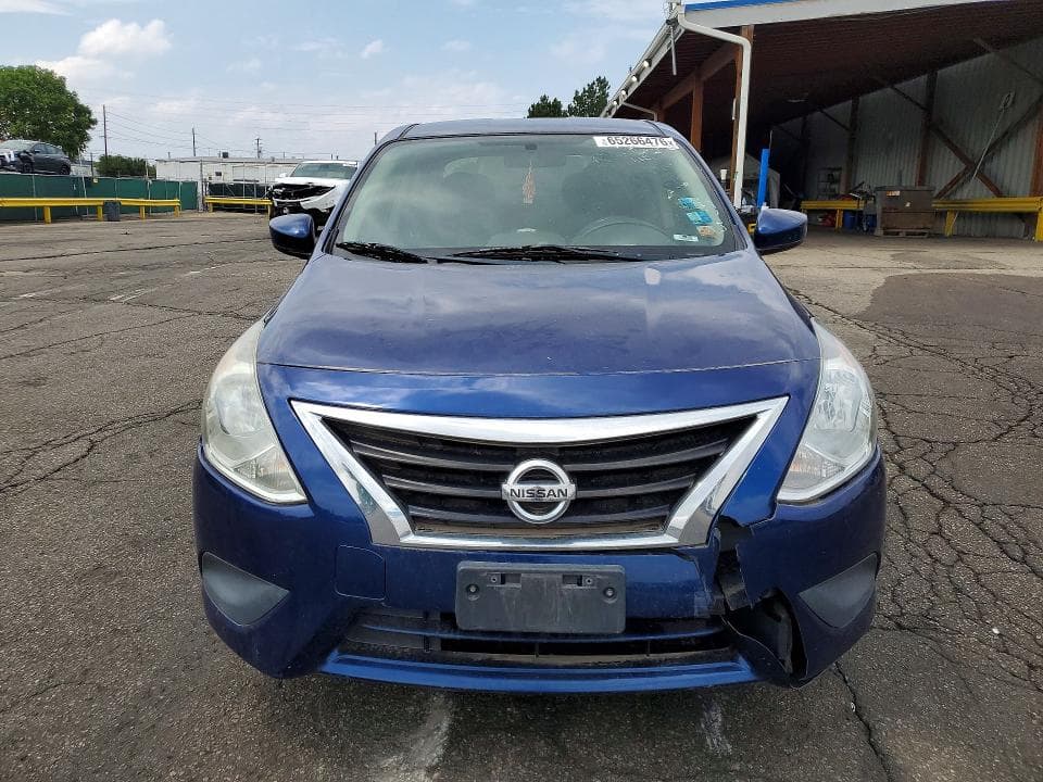 2019 NISSAN VERSA SV 5