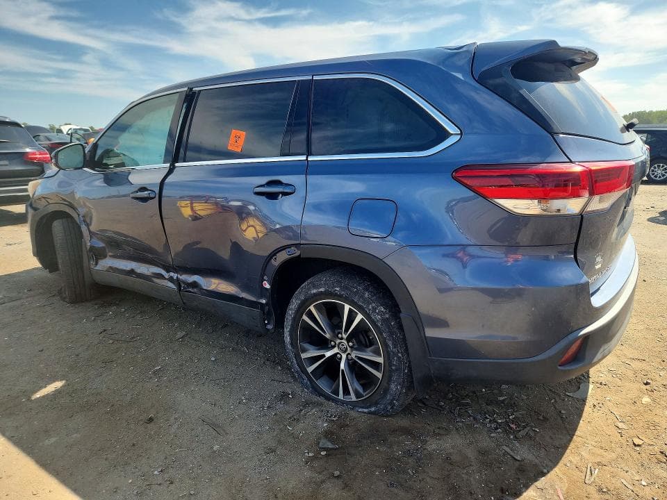2019 TOYOTA HIGHLANDER LE 2
