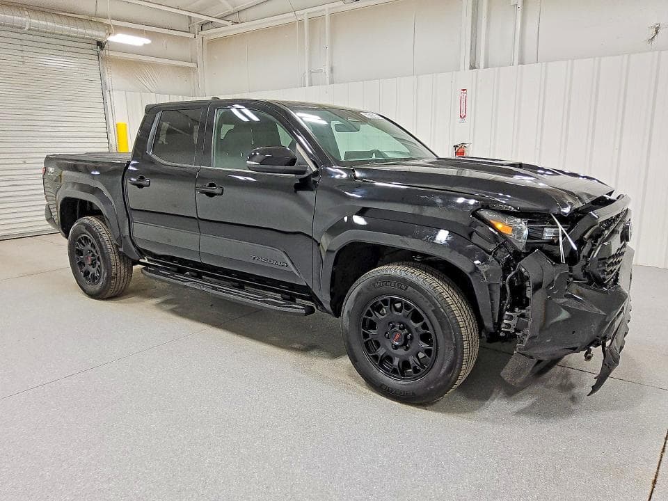 2025 TOYOTA TACOMA TRD SPORT 4