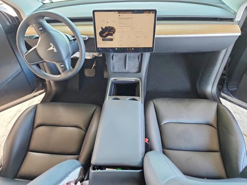 2023 TESLA MODEL Y 8