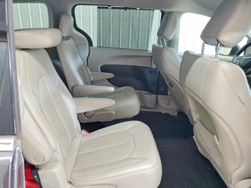 2021 CHRYSLER VOYAGER LXI 22