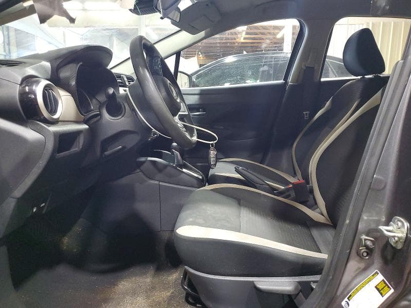 2021 NISSAN VERSA SV 7