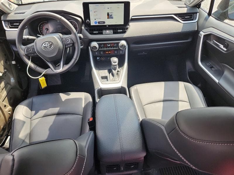 2025 TOYOTA RAV4 XLE PREMIUM 8