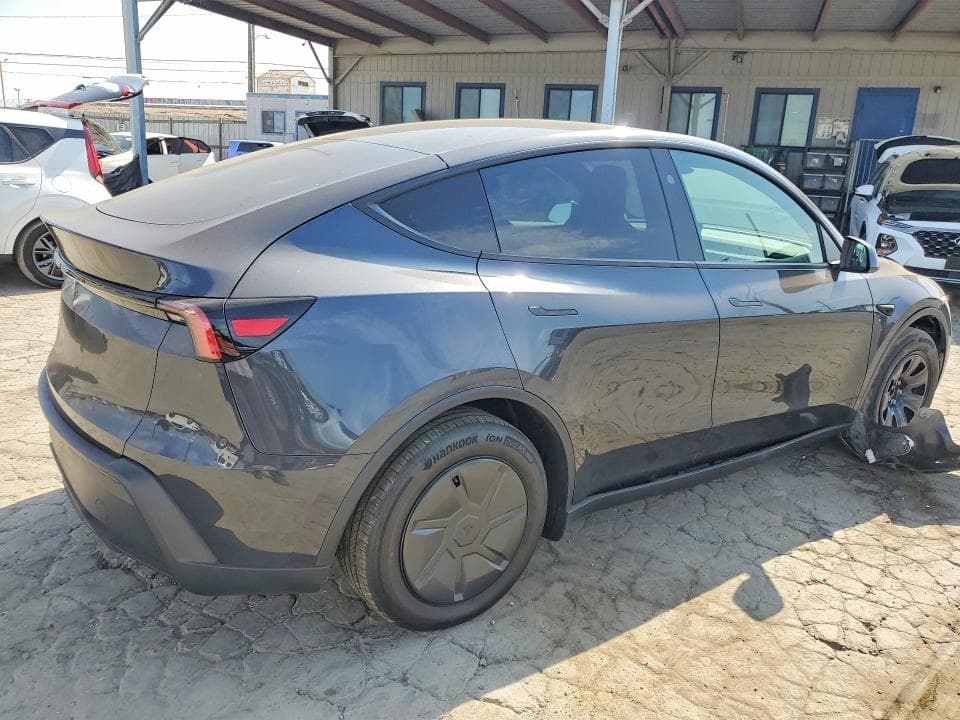 2026 TESLA MODEL Y 3