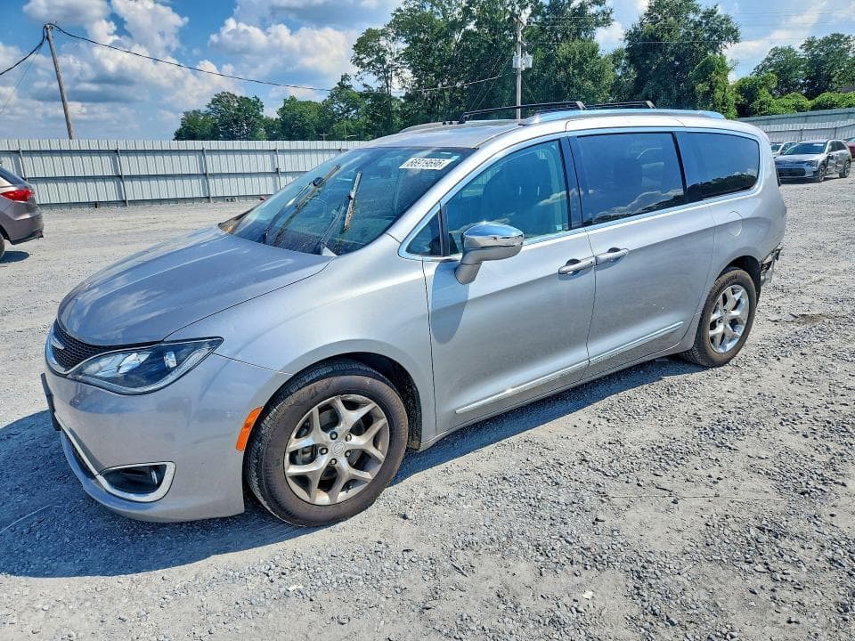 2018 CHRYSLER PACIFICA LIMITED - 1