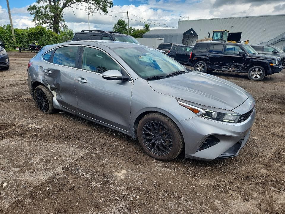 2022 KIA FORTE EX 4