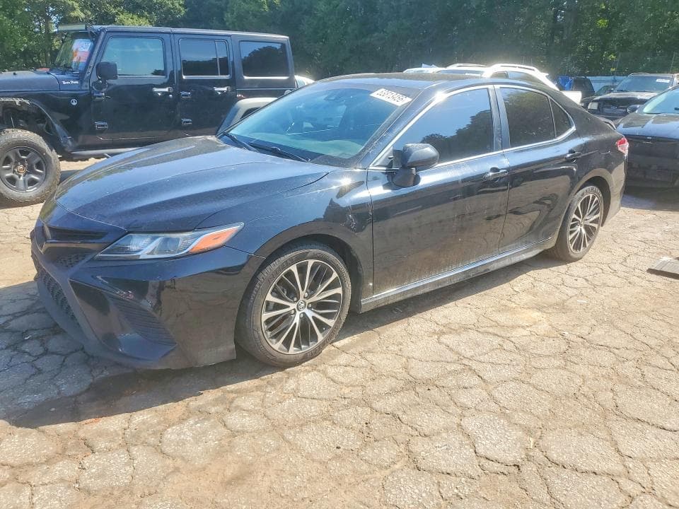 2018 TOYOTA CAMRY SE - 1