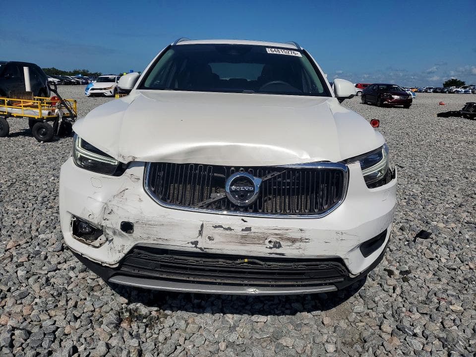 2022 VOLVO XC40 T5 MOMENTUM 5