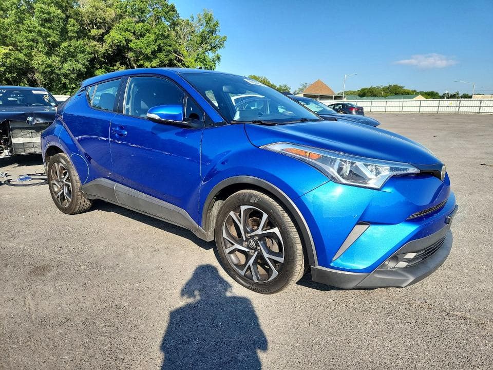 2019 TOYOTA C-HR XLE 4