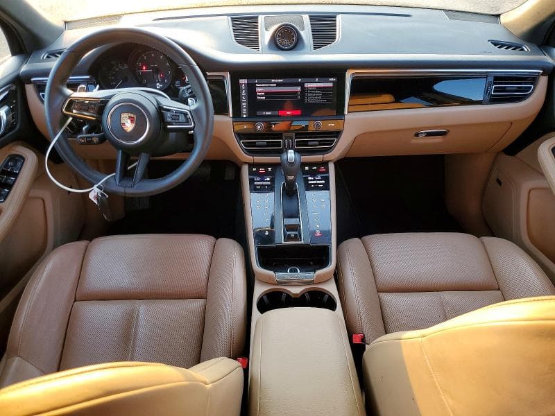 2024 PORSCHE MACAN BASE 8