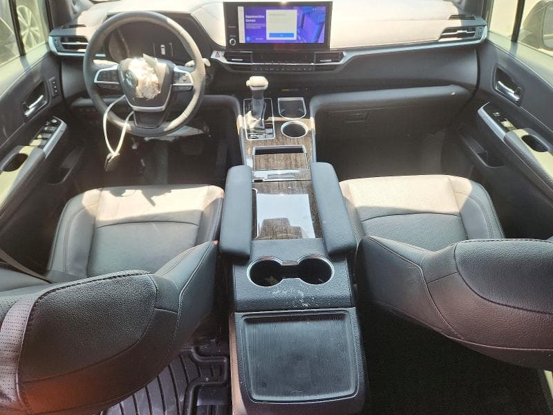 2025 TOYOTA SIENNA PLATINUM 7-PASSENGER 8