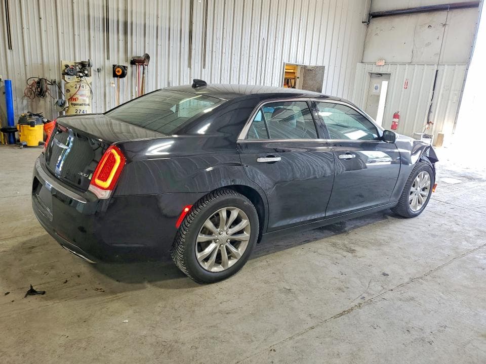 2019 CHRYSLER 300 LIMITED 3