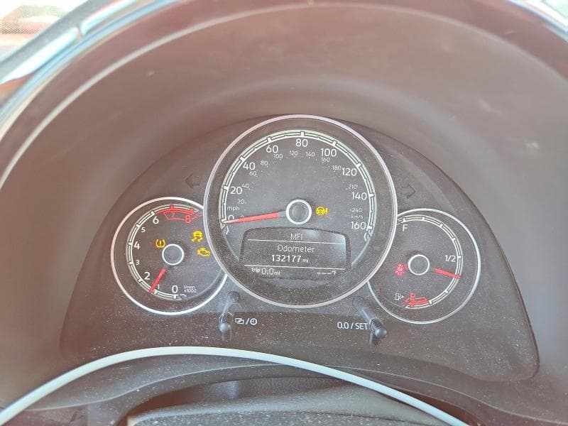 2018 VOLKSWAGEN BEETLE S 9