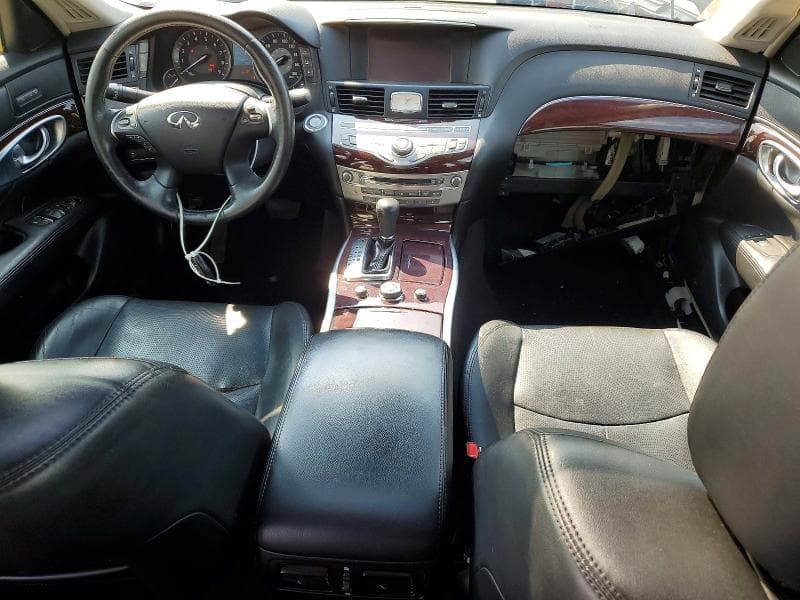 2017 INFINITI Q70 3.7 8