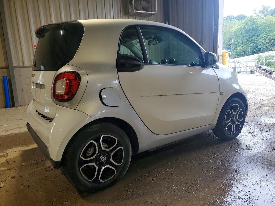 2018 SMART FORTWO 3