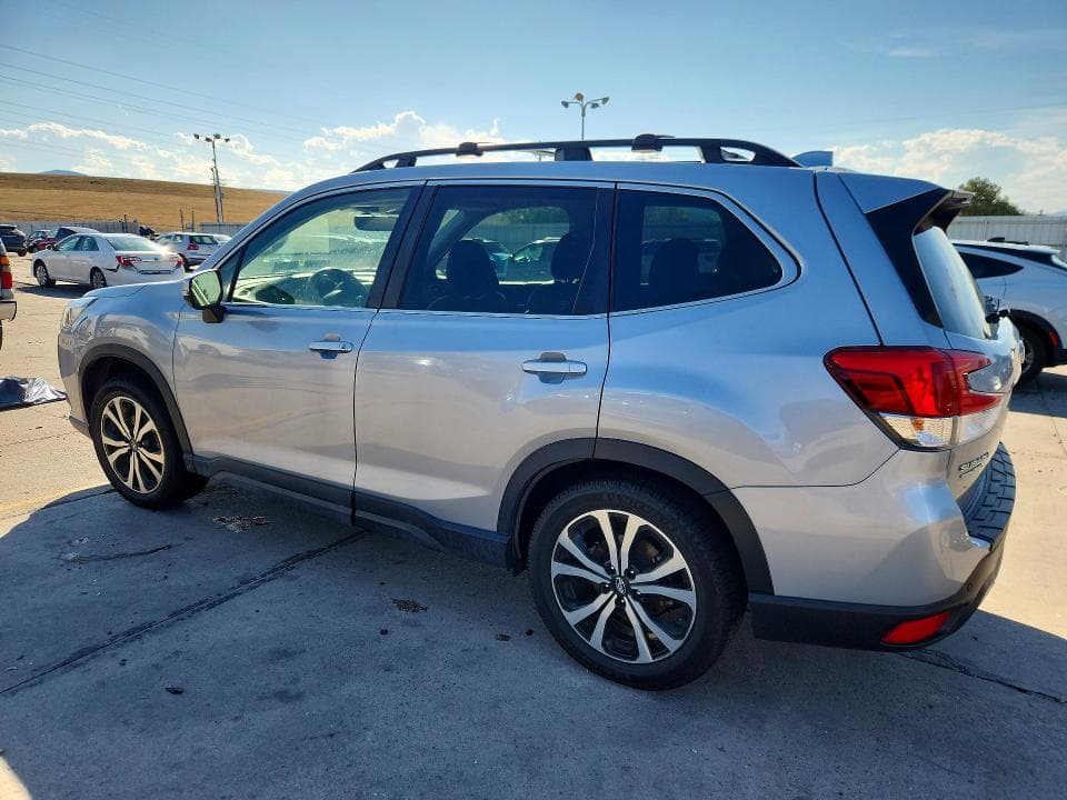 2022 SUBARU FORESTER LIMITED 2