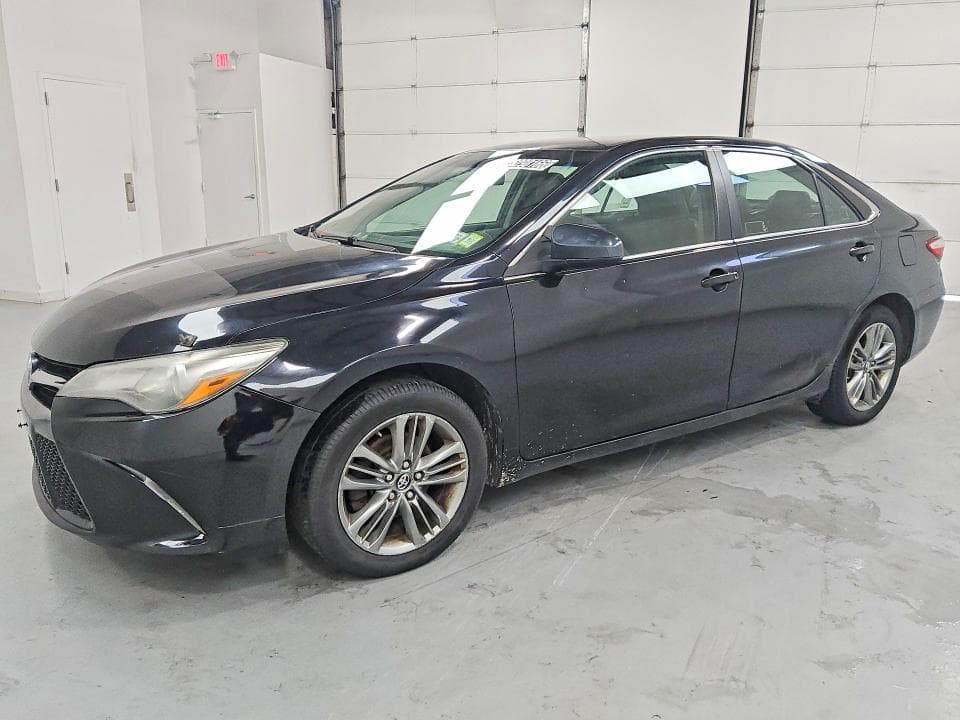 2017 TOYOTA CAMRY SE - 1