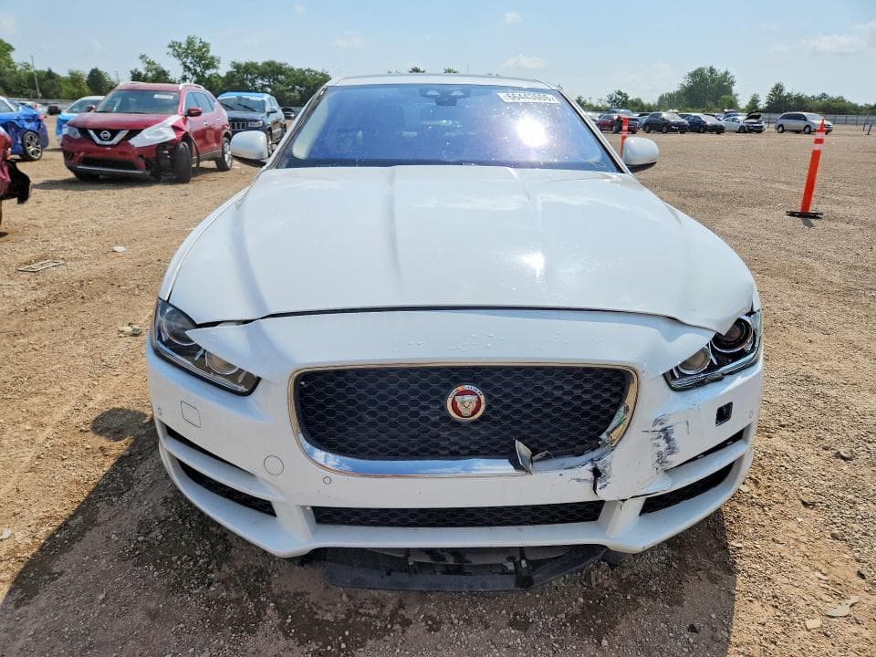 2017 JAGUAR XE PREMIUM 5