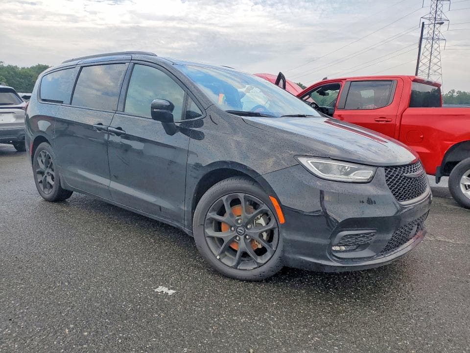 2025 CHRYSLER PACIFICA LIMITED 4