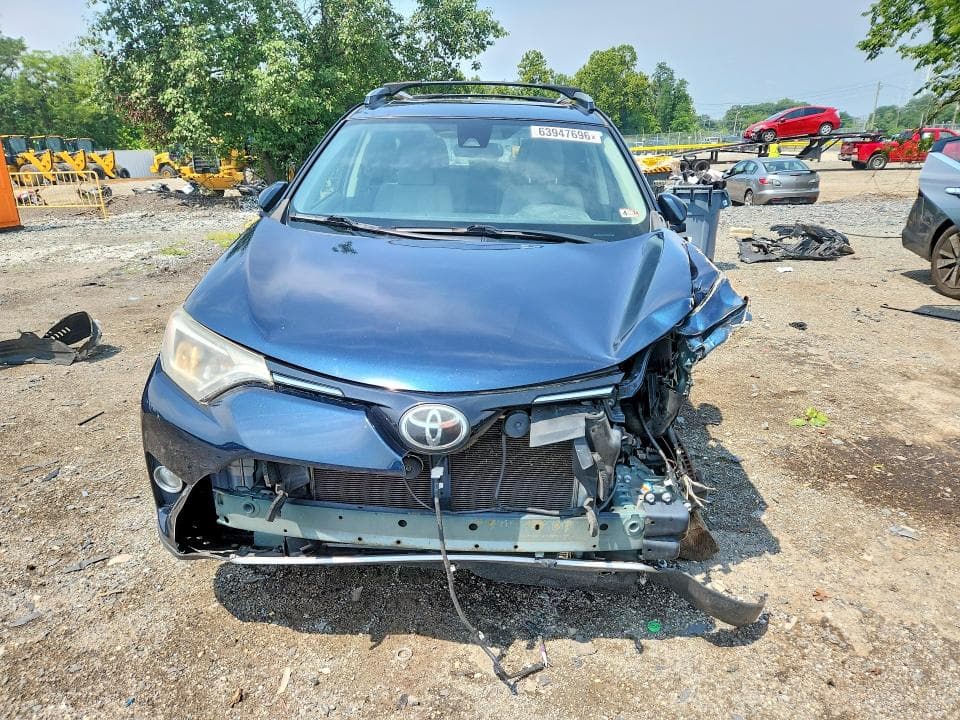 2018 TOYOTA RAV4 XLE 5