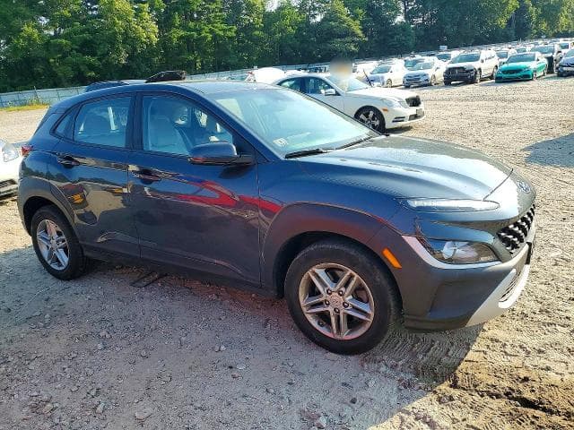 2022 HYUNDAI KONA SE 4