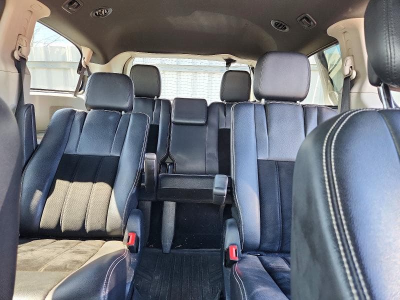 2017 DODGE GRAND CARAVAN SE 10