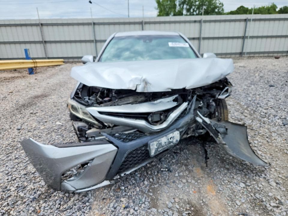 2018 TOYOTA CAMRY SE 5