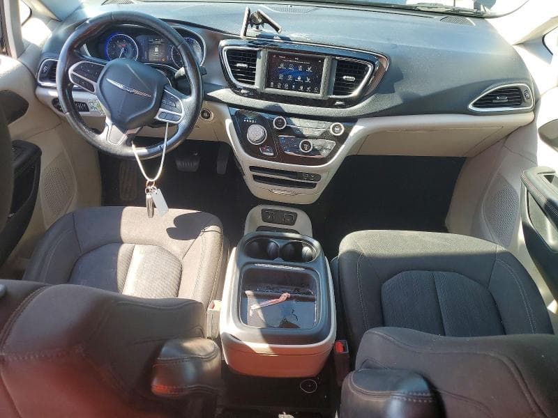 2020 CHRYSLER PACIFICA TOURING 8