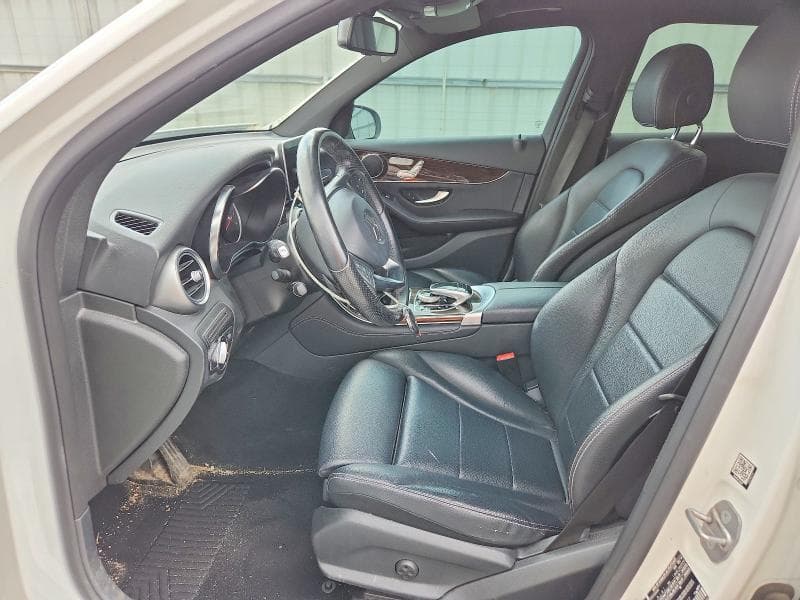 2017 MERCEDES-BENZ GLC 300 4MATIC 7